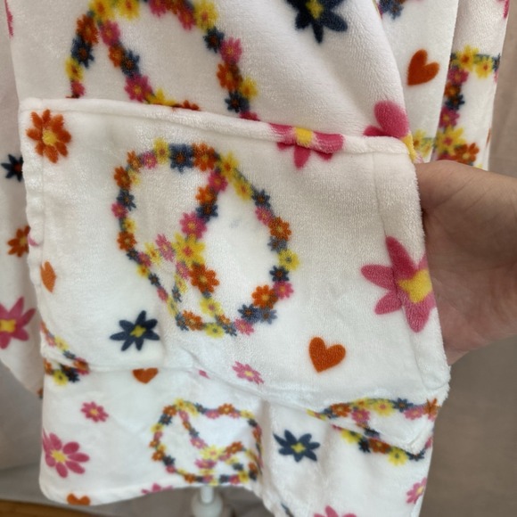 THROWZY MARLO LORENZ PULLOVER  Peace Signs PINK Flowers One Size - Picture 3 of 11
